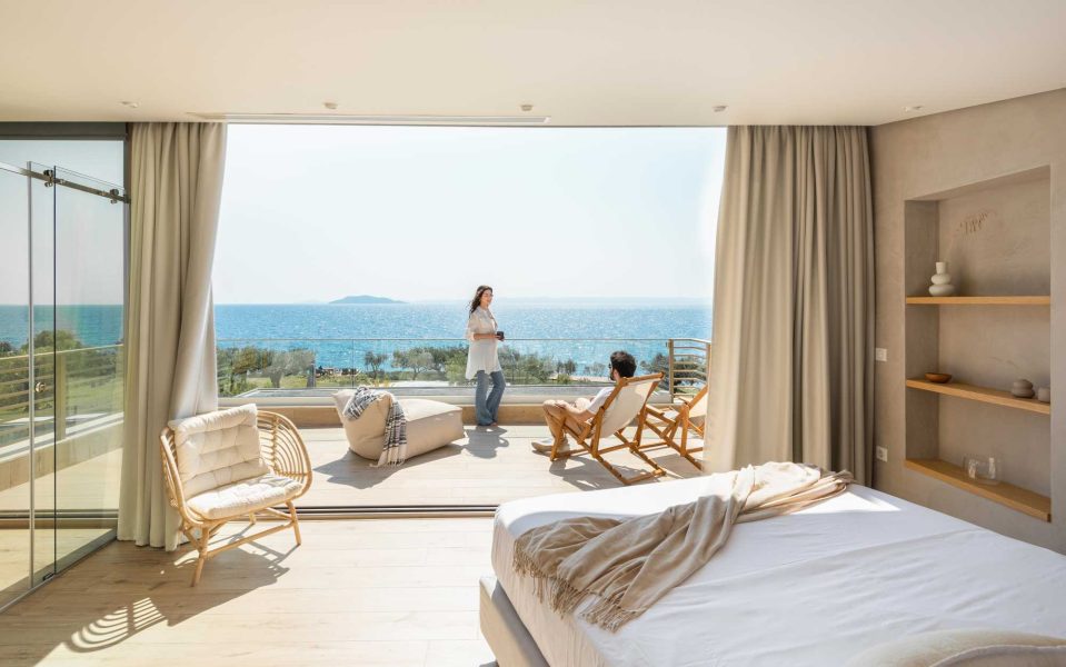 Luria Homes_VillaB_masterbedroom